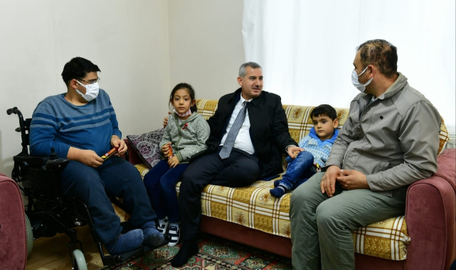 Çınar, Karakuş’un Akülü Araç Talebini Yerine Getirdi