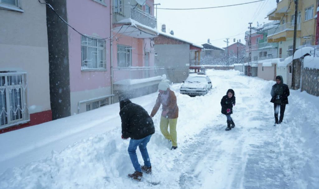 Malatya’da Okullar Perşembe Günü de Tatil