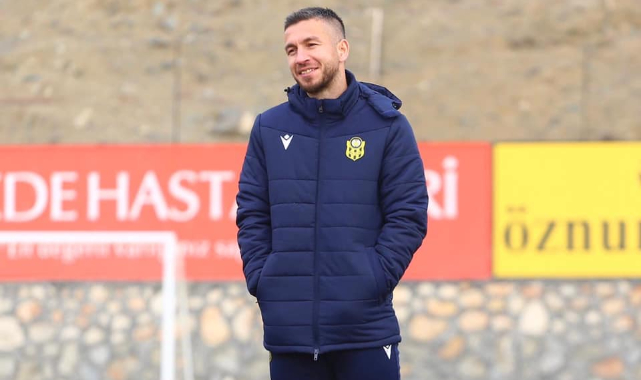 Adem Büyük Takımın Başında İlk İdmanına Çıktı