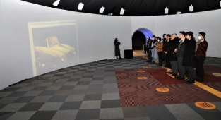 Başkan Güder, Dijital Gösterim Merkezi'ni Gençlerle Gezdi