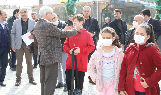 Başkan Güder: “Yetim Gülerse Dünya Güler”