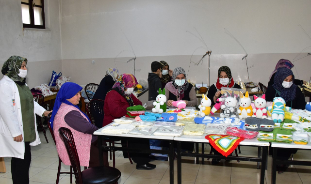 Ev Hanımları, Semt Konaklarında El Sanatları Öğreniyor