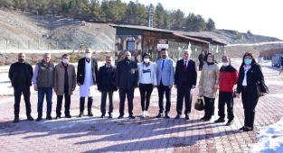 Hayvanseverler Geçici Hayvan Bakımevi’ni Ziyaret Etti