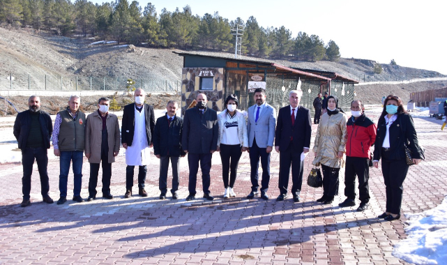 Hayvanseverler Geçici Hayvan Bakımevi’ni Ziyaret Etti