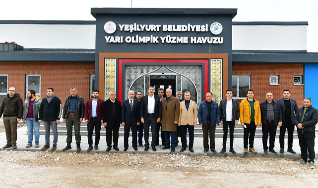 Tüfenkci İle Çınar, Yakınca Yarı Olimpik Yüzme Havuzunu İnceledi