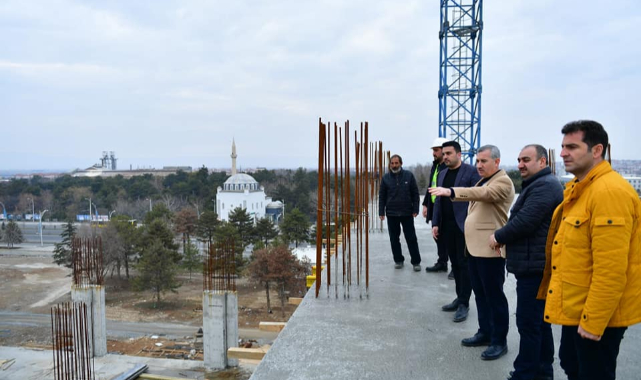 Başkan Çınar, Yeni Belediye Hizmet Binasını İnceledi