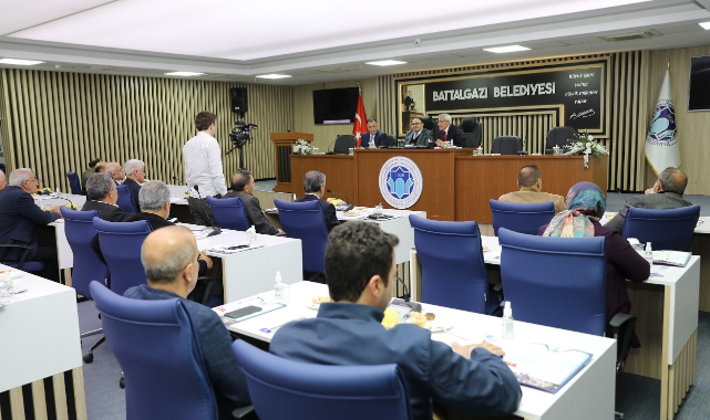 Başkan Güder, Böke’ye Hizmetler Hakkında Sunum Yaptı