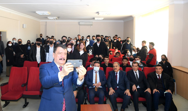 Başkan Gürkan, Kariyer Günleri Programına Katıldı