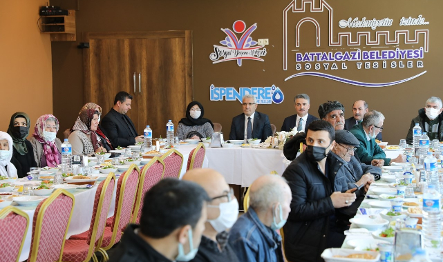 Battalgazi’de Ulu Çınarları Mutlu Eden Buluşma