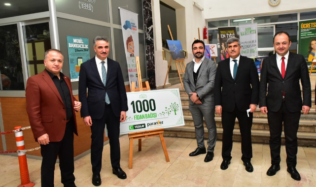 Vali Baruş, Adliyedeki Yeşilay Standını İnceledi