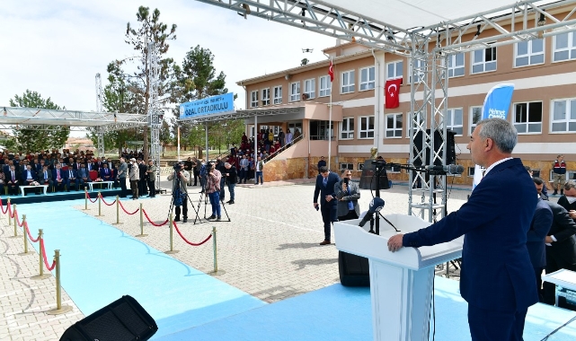 Bakanı Kurum, Özal Mahallesi Rezerv Alanı Tapu Teslim Törenine Katıldı