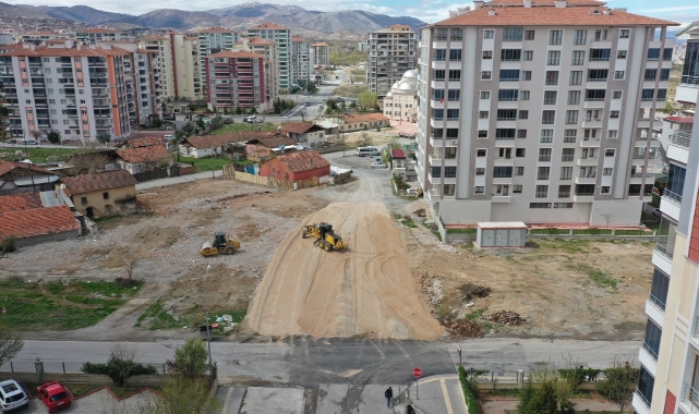Başkan Çınar, Çilesiz’de Yol Yenileme Çalışmalarını İnceledi