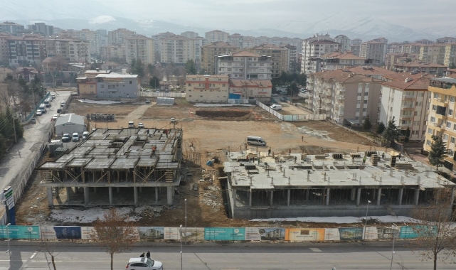 Başkan Çınar, Yeni Belediye Hizmet Binası ve Kentsel Dönüşüm Alanını İnceledi