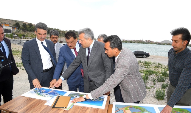 Başkan Gürkan, Yapılan Hizmet ve Yatırımları Misafirleriyle Gezdi