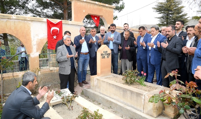 Hamido, Mezarı Başında Dualarla Anıldı