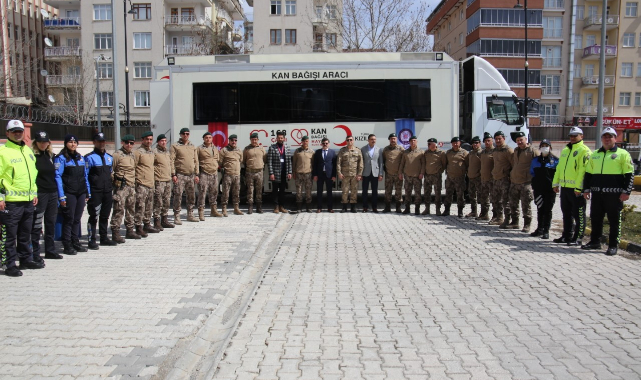 Malatya Polisi Kızılay’a Kan Bağışında Bulundu