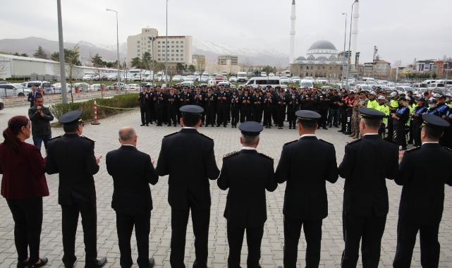 Polis Haftası Kapsamında Malatya Şehitliği’nde Tören Düzenlendi