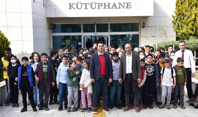 Semt Konağı Öğrencileri Kütüphaneyi Gezdi