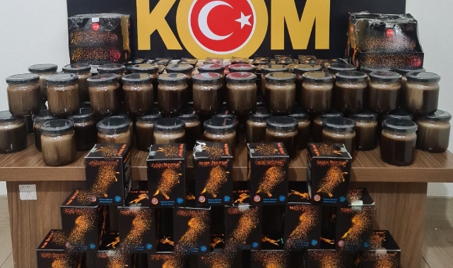 510 Gram Toz Esrar İle 700 Adet Gümrük Kaçağı Cinsel İçerikli Ürün Ele Geçirildi