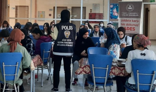 Üniversite Öğrencilerine KADES Bilgilendirmesi Yapıldı
