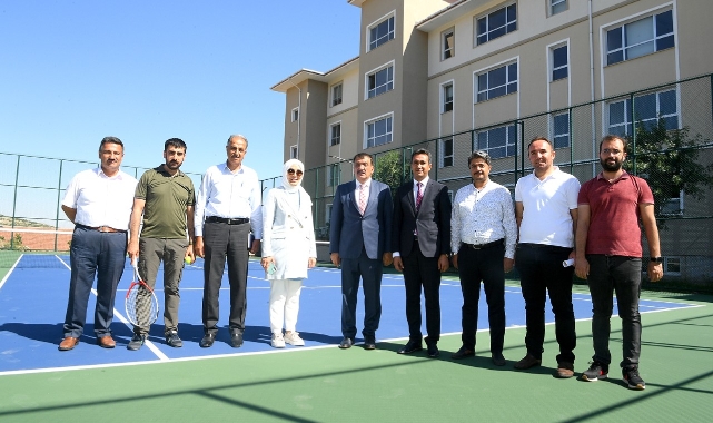 Gürkan, Spor Lisesi'ndeki Spor Tesislerini İnceledi