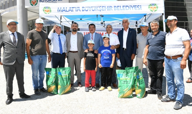 2. Ürün Üretimi İçin Silajlık Mısır Tohumu Dağıtıldı