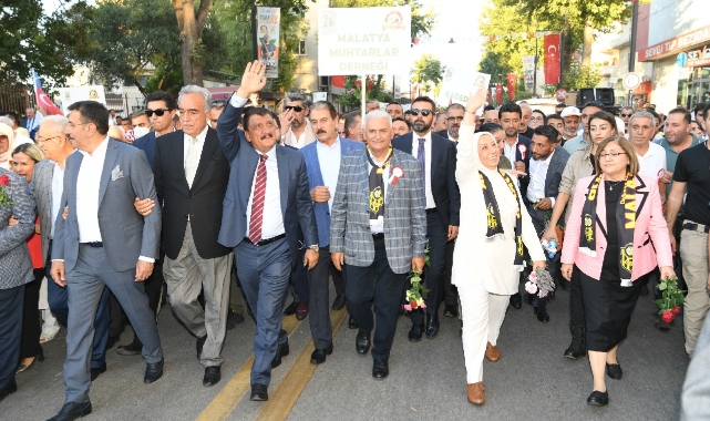 25’inci Uluslararası Kültür Sanat Etkinlikleri ve Kayısı Festivali Kortej Yürüyüşü Yapıldı