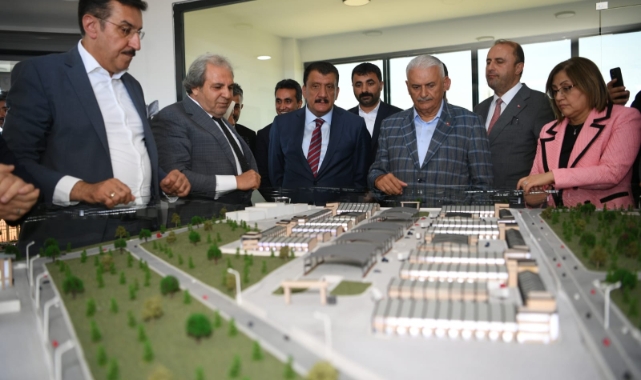 AK Parti Genel Başkan Vekili Yıldırım Hizmet Ve Yatırımları Gezdi