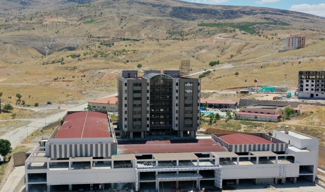 Başkan Gürkan, YİMPAŞ Binasında İncelemede Bulundu