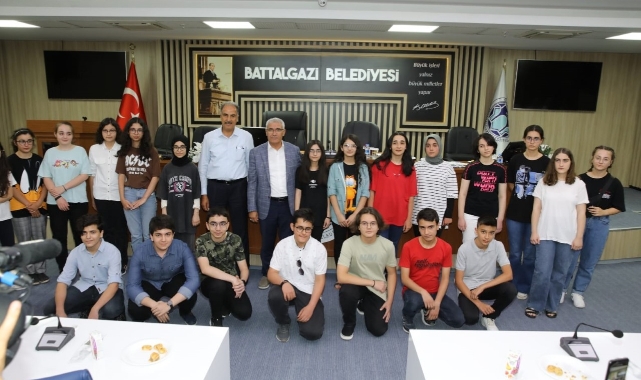 “Gençliğimizin Her Zaman Yanındayız”