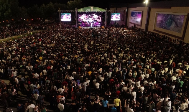 Malatya’da Hande Yener Rüzgârı Esti