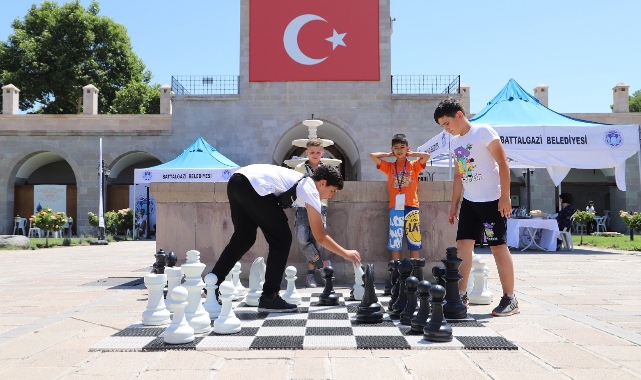 Satranç Sporcuları Battalgazi’ye Hayran Kaldı