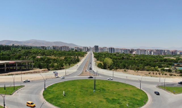Alp Er Tunga Bulvarı Bölge Sakinlerine Ulaşım Konusunda Kolaylık Sağladı