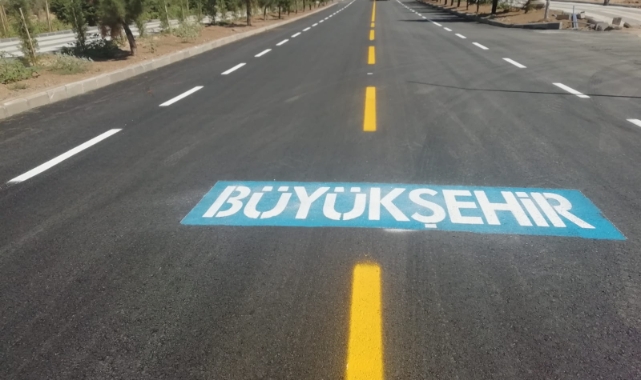 Büyükşehir, Kale’de Yol Çizgi Çalışmalarına Devam Ediyor