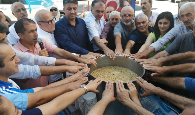 İYİ Parti Aşure İkramında Bulundu