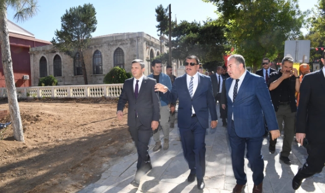 Başkan Gürkan, Kent Meydanında İncelemelerde Bulundu
