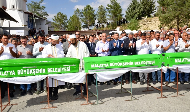 Trafik Kazasında Hayatını Kaybedenler İçin Cenaze Merasimi Düzenlendi