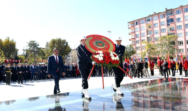 29 Ekim Kutlamaları Yeni Cumhuriyet Meydan’ında Yapılan Törenle Başladı