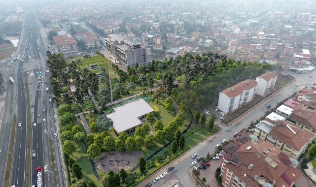 Başkan Çınar, Yeni Belediye Hizmet Binası İle Millet Bahçesi Alanını İnceledi