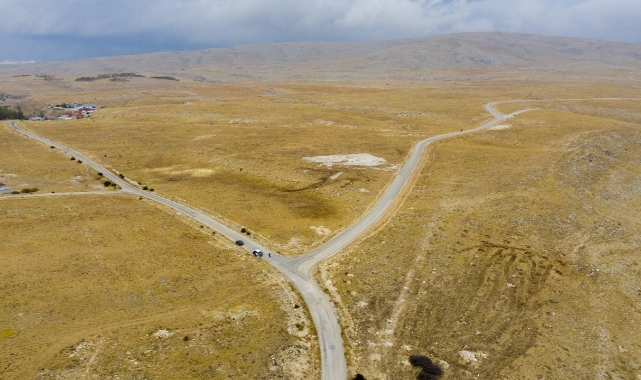 Kırsal Mahallelerin Yol Sorunu Sona Eriyor