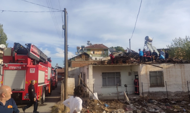 Tandoğan Mahallesinde Çöken Çatının Altında Kalan 1 Kişi Yaralandı
