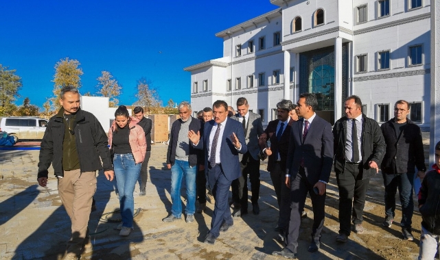 Başkan Gürkan, Millet Kütüphanesinde İncelemelerde Bulundu