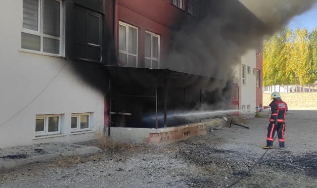 Darende’de İlkokulun Kazan Dairesinde Çıkan Yangın Korkuttu