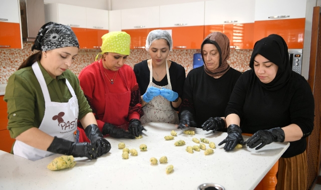 Pastacılık Kursuna Katılan Kadınlar, Ev Ekonomisine Katkı Sağlıyor