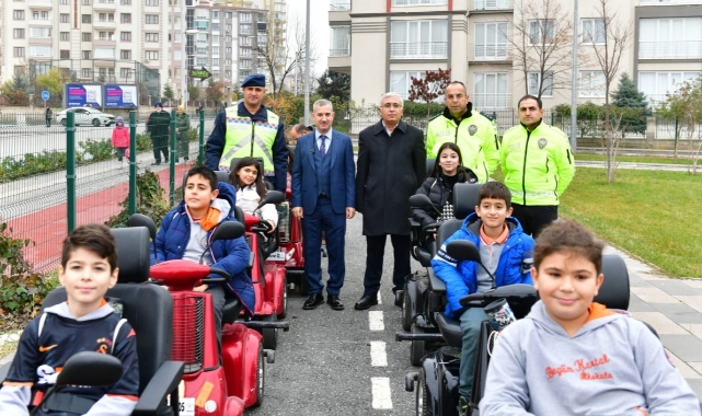 “2022 Yılında 10.873 Öğrenciye Eğitim Vererek Birinci Sıraya Yerleştik”
