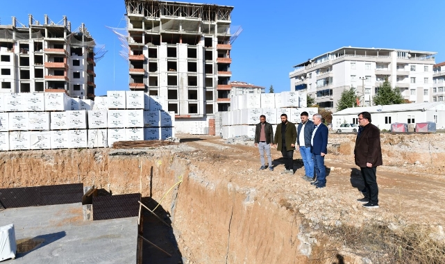 Başkan Çınar, Turgut Özal Mahallesindeki Kentsel Dönüşüm Binalarını İnceledi
