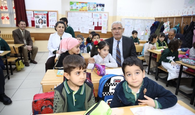 Başkan Güder, Çocukların Yüzünü Güldürmeye Devam Ediyor