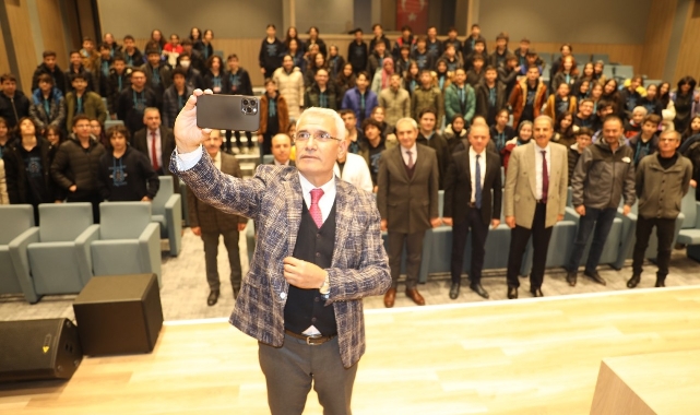 Başkan Güder, Lise Öğrencileri İle Söyleşi Yaptı