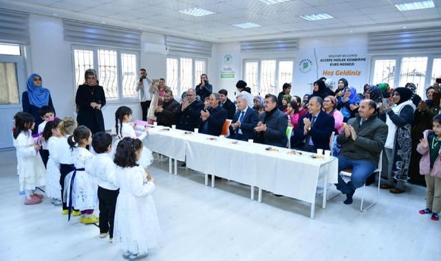 Başkan Çınar, Kiltepe Meslek Edindirme Kurs Merkezi Kursiyerlerini Ziyaret Etti