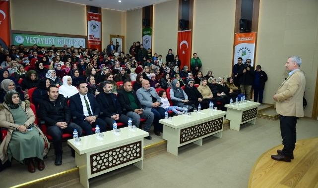 “İlçemizdeki Büyük Değişimde Kadınlarımız ve Gençlerimizin Rolü Büyük”